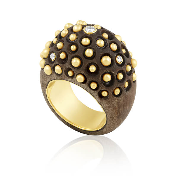 Walnut Ring with Diamonds and Gold in carved wood by Christina Puchi